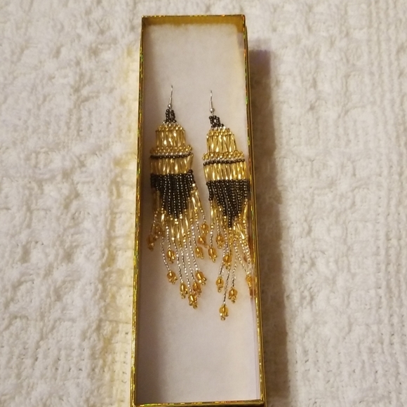 Native earrings - Picture 1 of 1